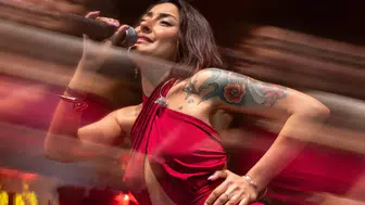 Melek Mosso Antalyalı Hayranlarıyla Buluştu! Dansları Geceye Damga Vurdu