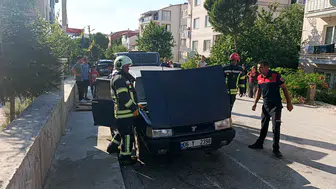 Sokak Ortasında Dehşet: Park Halindeki Otomobil Aniden Alev Aldı!