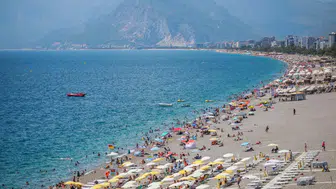Antalya’da Deniz Suyu 30 Dereceyi Aştı!