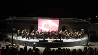 Kemer Gençlik Orkestrası Korkuteli Seyirpark’ta Sahne Aldı