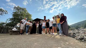 Akdeniz Üniversitesi Mezunu Genç Cübbeyi Bırakıp Turist Rehberi Oldu