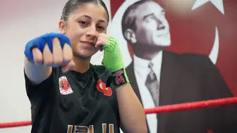 Antalyalı Milli Sporcu Ecrin Masraflarını Garsonlukla Karşılayıp Türkiye Şampiyonu Oldu