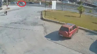 Manavgat D-400'de Metrelerce Havaya Fırlayıp Yola Savruldular
