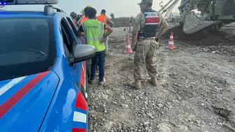 Tren Yolu Şantiyesinde Kırılan Beton Pompası İşçinin Üzerine Düştü!
