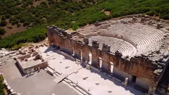 Kibyra Antik Kenti'nde 1950 Yıllık Keşif: Hadrianus Heykeli Ayağa Kaldırıldı