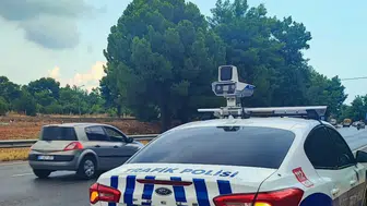 Antalya'da Yeni Nesil Radar Sistemi Görevde: Kral Yolu'nda Hız Yapan Yandı!