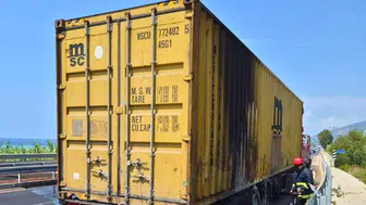Alanya D-400'de Kömür Yüklü TIR Alev Aldı