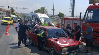 Manavgat D-400’de İki Otomobil Çarpıştı: 1 Yaralı