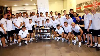 Antalyaspor'a Geri Dönen Ufuk Akyol'a Doğum Günü Kutlaması