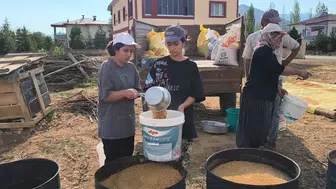 Üniversiteli Kardeşlerin Tarladaki Vefa Mesaisi: Bulgur Üretiminden Okul Masraflarına