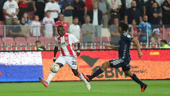 19 Mayıs Stadyumu'nda Nefes Kesen İlk Yarı: Samsunspor Direniyor!