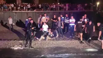 Konyaaltı'da Feci Gece: Denize Giren 2 Genç Boğuldu