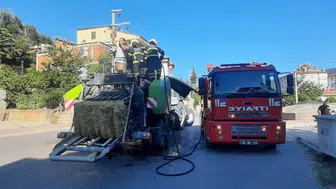 Seyir Halindeki Balya Makinesi Alev Aldı! İtfaiye Son Anda Yetişti