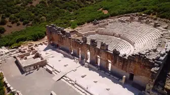 Kibyra Antik Kenti'nde Tarihi Keşif: 1950 Yıllık Hadrianus ve Sabina Heykelleri Gün Yüzüne Çıkarıldı