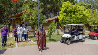 Tarsus'ta Doğayı Koklayarak ve Dokunarak Keşfettiler