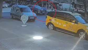 Manavgat'ta Kırmızı Işıkta Yola Fırlayan Yayaya Otomobil Çarptı