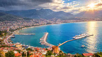 Alanya’da 30 Dakikalık Sağanak Sonrası Güneş Yeniden Açtı