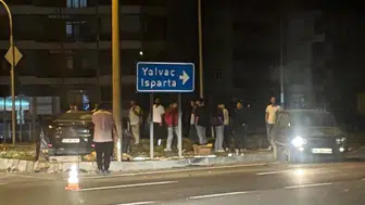 Isparta'da Çevre Yolu Kavşağında Kaza: 3 Kişi Yaralı