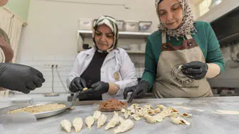 Mersin’deki Üretici Kadın Stantlarından Kendi Mantı Evine