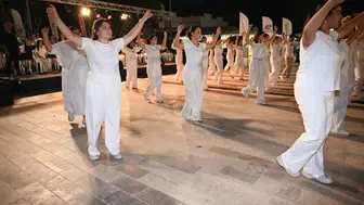 Kemer'de Cumhuriyet Orkestrası'ndan Yaz Konseri ve Zeybek Gösterisi