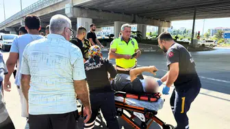 Serik Otogar Kavşağında Kaza: Sedyedeyken Yakınlarına Mesaj Attı