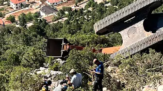 Akseki’de Rüzgar Türbini Yolunu Açan İş Makinesi 60 Metrelik Uçuruma Yuvarlandı