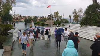 Yağmura Rağmen Antalya Turu Yaptılar