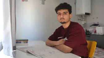 Konteynerde Hazırlanan Depremzede Tıp Fakültesini Kazandı
