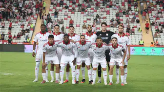 Antalyaspor'da Yeni Dönem: Özköylü İmzayı Atıyor