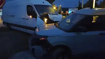 Yalvaç'ta Ticari Araçlar Çarpıştı: 1 Yaralı