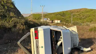 Manavgat Buçakşeyhler'de Otomobil Şarampole Devrildi