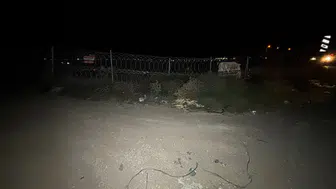 Sarıçam'da Otoyol Kenarında Çürümüş Erkek Cesedi Bulundu