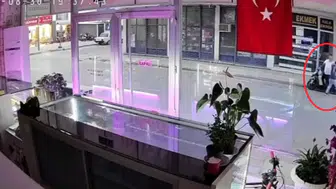 Kumluca'da Dehşet: Bıçaklı Saldırgan Polisi Görünce "Game Over" Diyerek Teslim Oldu