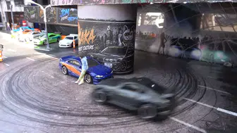 Otomobil Fuarı'nda Sıra Dışı Tasarım: Bagajdaki Minyatür Garaj İlgi Odağı Oldu