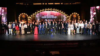 Kepez'de Sanat Şöleni: 2. Uluslararası Akdeniz Tiyatro Ödülleri Sahiplerini Buldu