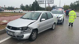 Burdur'da Kavşak Kazası: 1 Kişi Hastaneye Kaldırıldı
