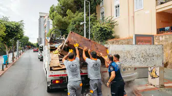 Alanya'da Temizlik Seferberliği: Çarşı ve Caddeler Pırıl Pırıl