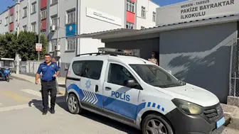 Mersin'de Birinci Sınıf Öğrencisinin Çantasından Tabanca Çıktı