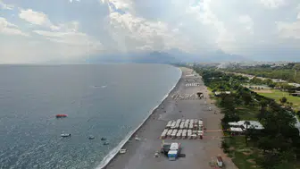 Antalya'da Sonbaharda Yaz Manzarası: Eylül Ayında Denize Girdiler