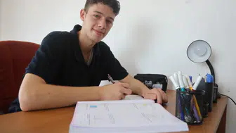 Savaşın ve Depremin Gölgesinden Tıp Fakültesine: Basri'nin Başarı Öyküsü
