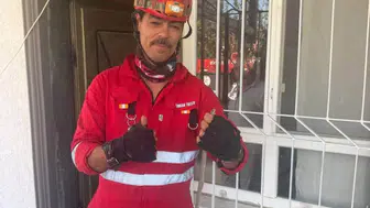 Antakya'da Eve Giren Yılan Ekipler Tarafından Doğaya Bırakıldı