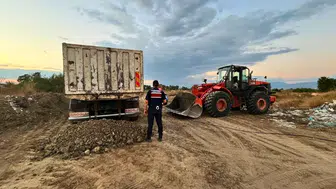 Manavgat'ta Milli Emlak Arazisindeki Kaçak Kazıya Suçüstü
