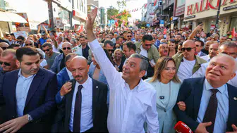 Özgür Özel'den Tekirdağ'da "Doğru Taraf" Vurgusu: "Milletin Tarafındayız"