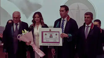 Cengizhan Gököz’ün Öğrencisi Türkan Ela Karaköse Cübbesini Giydi