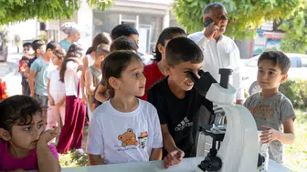 Mersin'de Çocuklar Gezici Bilim Atölyeleriyle Buluştu