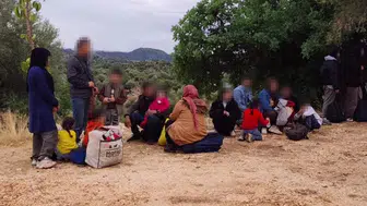 Demre'de Düzensiz Göçmen Operasyonu! 19 Göçmen Yakalandı, 3 Organizatör Tutuklandı