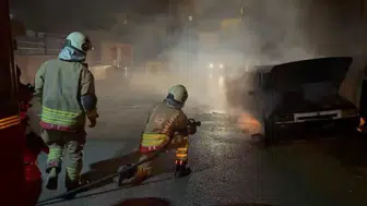 Hatay'da Park Halindeki Otomobilde Çıkan Yangın Korkuttu