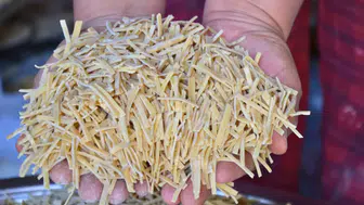 Akseki'de Kışlık Mesaisi: 120 Yumurtadan 30 Kilo Erişte
