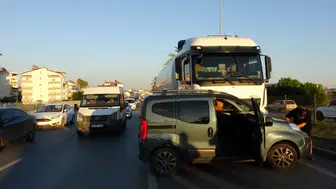 Manavgat'ta LPG Tankeri ile Hafif Ticari Araç Çarpıştı
