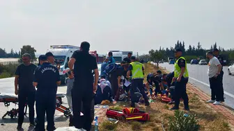 Antalya-Isparta Karayolunda Midibüs Devrildi!